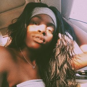 Meet your Posher, Evernae